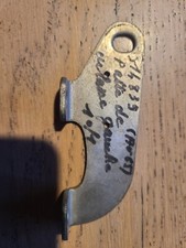 Patte fixation  gauche ( ref 14839) culasse Mobylette Motoconfort AV65