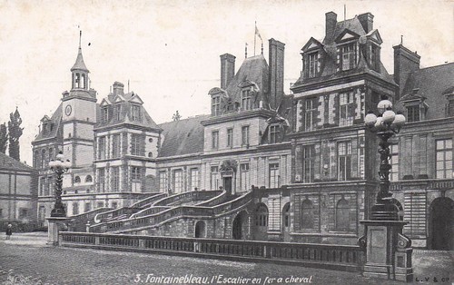 Fontainebleau escalier en - 77,