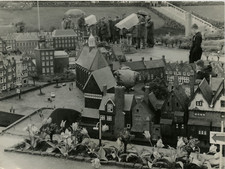 Pays Bas, parc d'attraction Vintage silver print Tirage argentique  17x