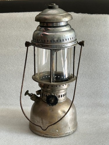 Ancienne lampe kérosène - ancienne,