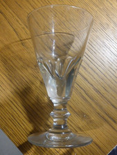 ANCIEN GROS VERRE A ABSINTHE A 6 PANS COUPES