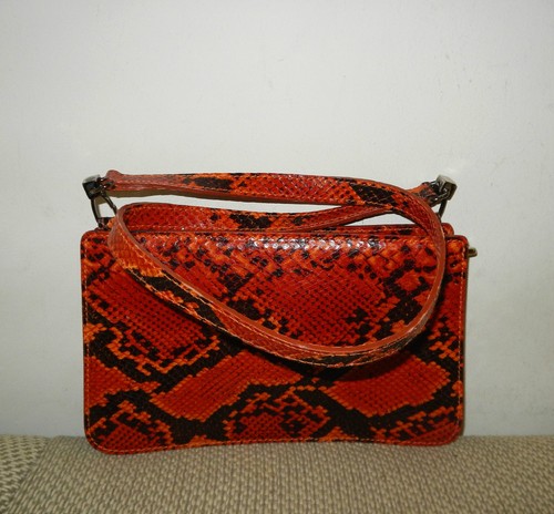 Furla relief peau - en,