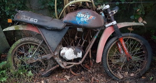 Epave moto ancienne gitane - epave,