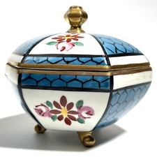 Boite bonbonnière sur pied