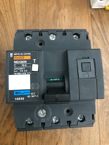 Schneider multi9 ng125n - -,