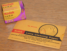 LOT EXPIRE pellicule APPAREIL PHOTO KODAK gold 24 POSES lens cleaning paper USA