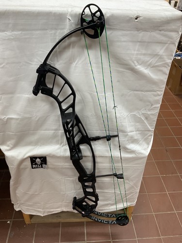 Hoyt invicta black 60lb - rh,