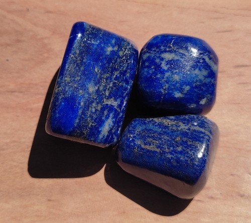 Lapis lazuli polis forme cube