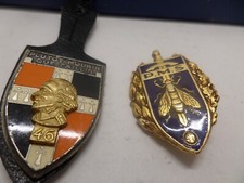 Lot de 2 insignes Divers 