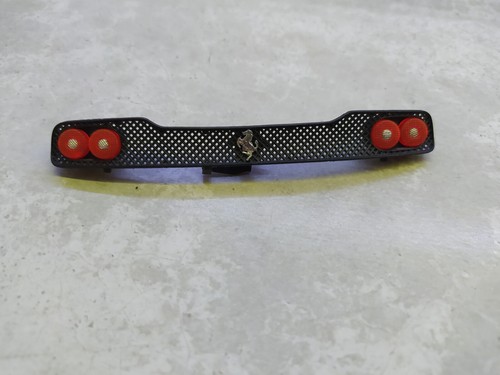 Feux arrière avec grille - 1/18,