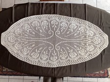 Napperon en coton crocheté mains - 145 x 78 cm