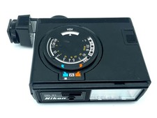 Nikon Speedlight SB-10 Monté