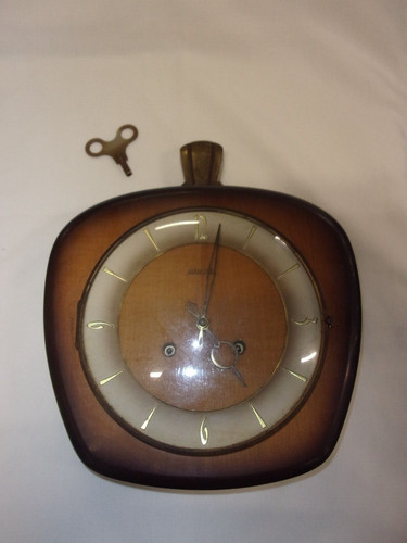 Horloge mécanique murale - horloge,