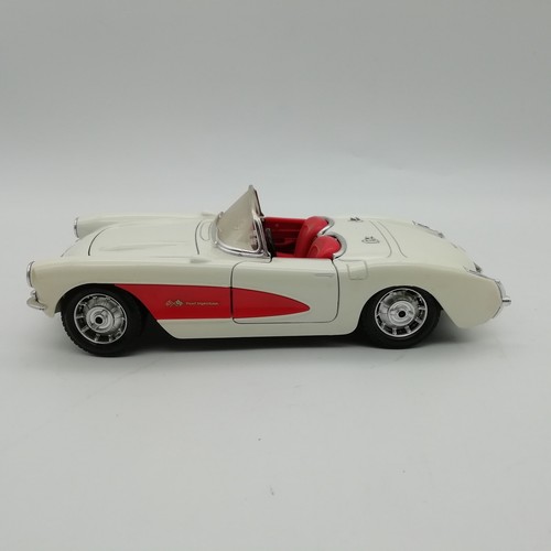 Burago chevrolet corvette - 1/24,