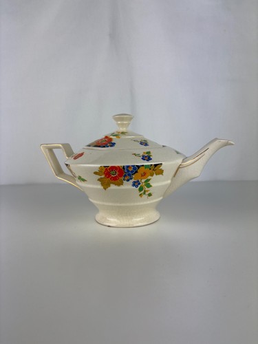 Ancienne théière blanche - ancienne,