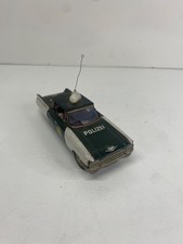 Ancienne voiture en métal