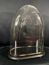 Globe en verre soufflé XIXe Napoléon III sur socle en bois noirci