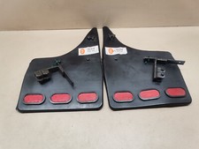 LOT DE 2 BAVETTES ARRIERE GAUCHE ET DROITE AUDI 100