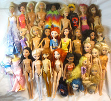 poupées barbie et princesses Disney