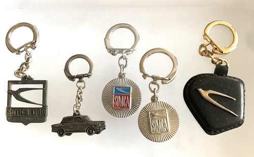 Lot porte cles automobiles - lot,