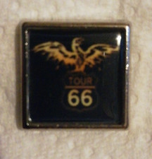 JOHNNY HALLYDAY Pin's pins carré (tour 66) 
