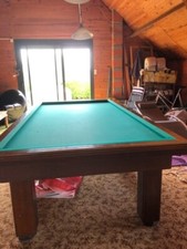 Billard Français de 150 par 280, état correct. Marque: René Pierre