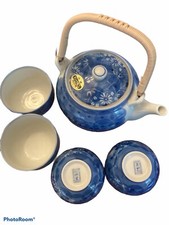 Japanese Porcelain Tea Set Teapot 4 Cups Blue & White Flower