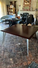 Table à manger carrée Modèle M " Série Lang " de Philippe Starck