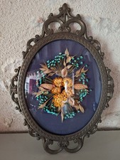 ANCIEN CADRE OVAL VERRE BOMBÉ, FLEURS SÉCHÉES NATURELLES, CADRE RÉGULE ROCOCO