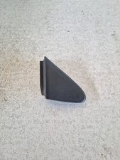 Cache triangle garniture aile - cache,
