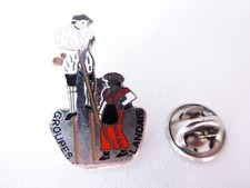 Pin's Pins Pin Badge - GROUPE LANDAIS - MUSIQUE  -FOLKLORE - ECHASSE - REGION