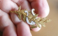 Ancienne broche Métal doré Laurier Lyre Harpe (Ecole Musique, Fanfare....)