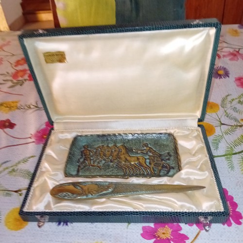 Coffret avec vide poche - un, et