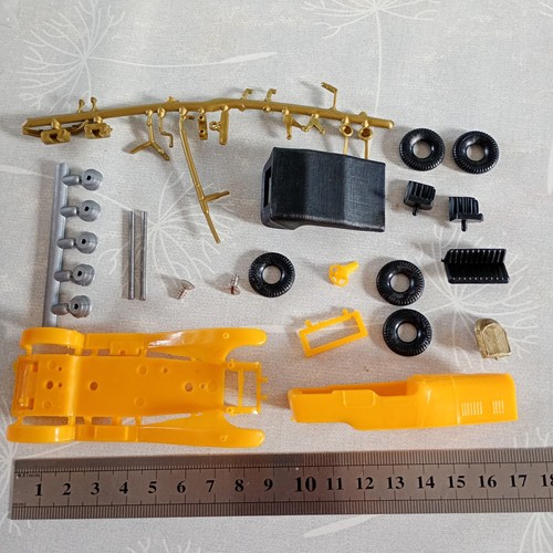 Voiture ancienne kit - 1/45,