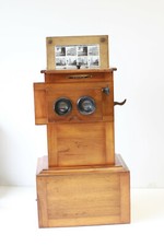 Visionneuse stéréoscopique en noyer avec plaques fin XIXeme
