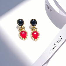 Boucle d’oreille en Œil de Tigre et Camélia, Style Élégant et Haut de Gamme