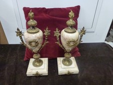 jolie paire de cassolettes style Louis XVI,marbre carrare et bronze doré