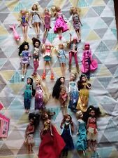 lot de poupées Barbie  divers