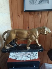 Sculpture en plâtre tigre royal doré et noir par Louis Barye  21,5 x 39 cm.