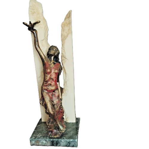 Belle statuette regule contre - belle,