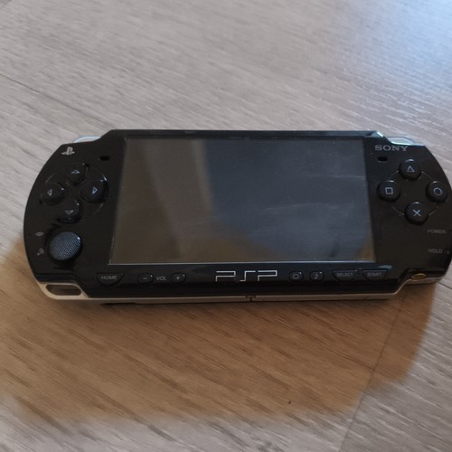 Psp 2004 avec chargeur - ,