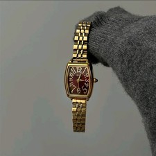 Vintage Style Women's Wristwatch - Elegant Retro Design, Classic Timeless Watch