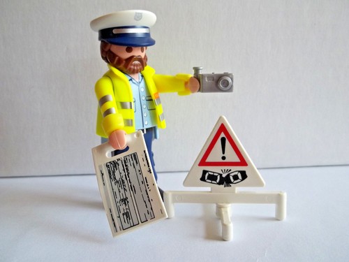 Playmobil policeman traffic - at,