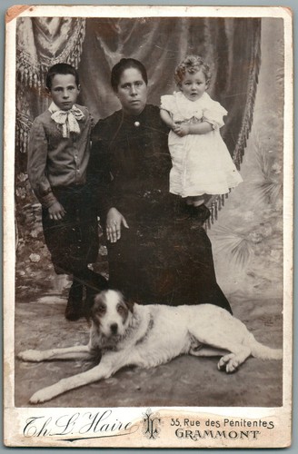Famiile posant avec chien - avec, le