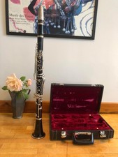 Clarinette Dolnet en résine, bon état, pur débutant ou instrument d’appoint.