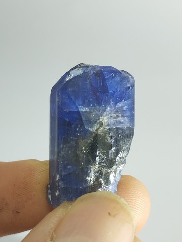 Cristal tanzanite terminé - de,