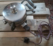 Ancien gaufrier électrique Métal Fonte Neümarker , Germany ? 220 Volt/600w. 60's