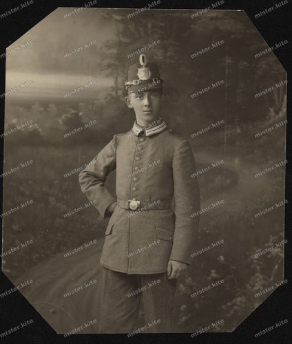 Photo-Studio-Portrait-Policema