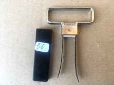 (n°36) ANCIEN TIRE BOUCHON  