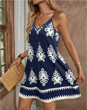 robe mini, sans manches, floral, robe de plage, col en V